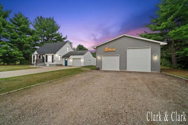 2016 E Croton Drive, Newaygo, MI 49337