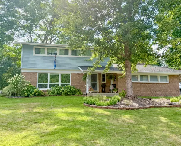 6129 Meadowlark Street NE, Rockford, MI 49341