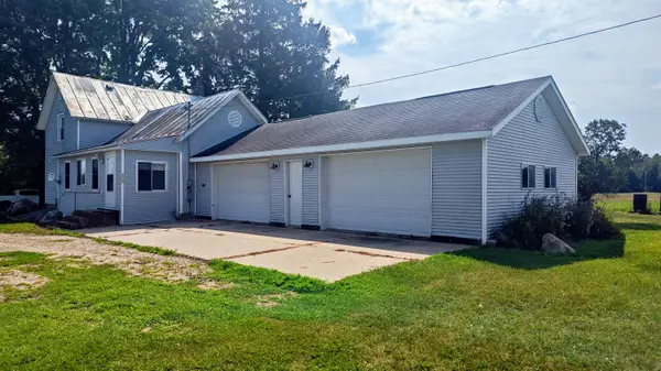 1266 S Lake Road, Greenville, MI 48838