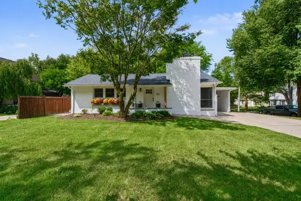 1521 Lake Grove Avenue SE, EastGrandRapids, MI 49506