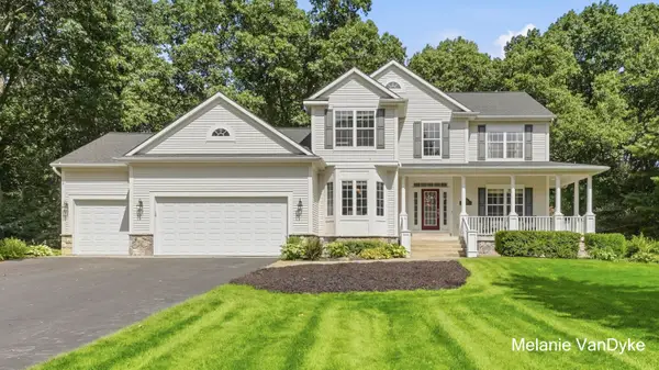 5133 Brownstone Drive NE, Rockford, MI 49341
