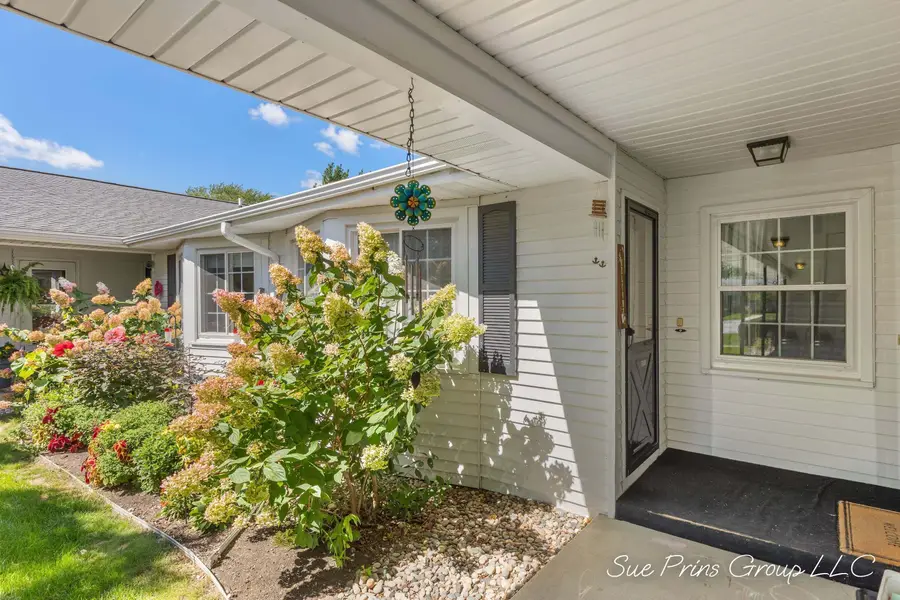 7438 Pine Grove Drive Building: H, Jenison, MI 49428 - #2