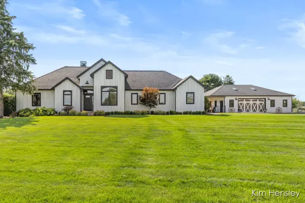 8769 E Paris Avenue SE, Caledonia, MI 49316