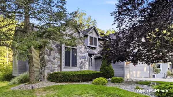 18121 Lovell Road, SpringLake, MI 49456