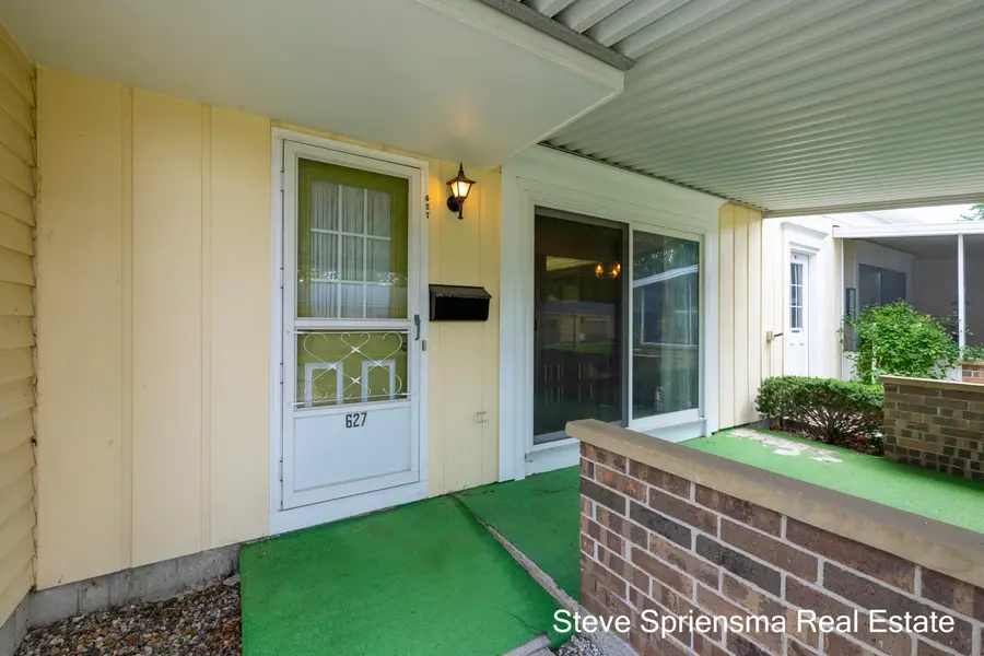 627 Carriage Lane, Jenison, MI 49428 - #2