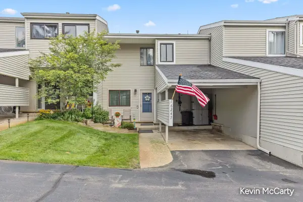 6247 Acropolis Drive SE Building: 6 Unit: 29, GrandRapids, MI 49546