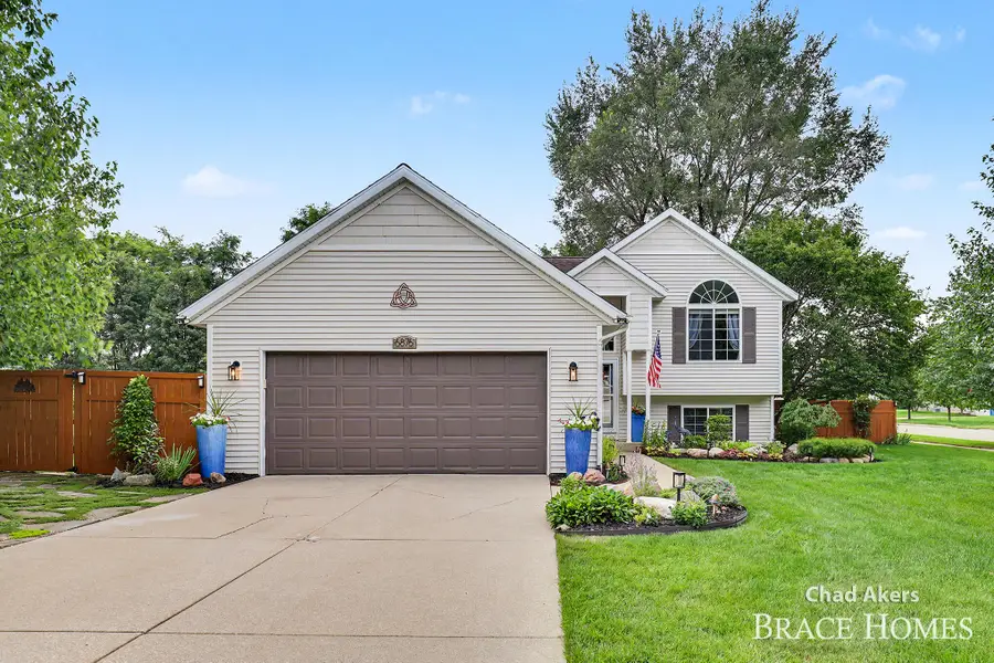 6876 Northway Drive NE, Rockford, MI 49341 - #2