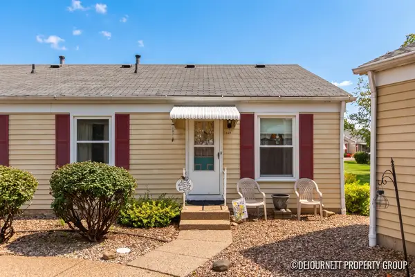 944 Village Lane Building: N22 Unit: 172, Jenison, MI 49428