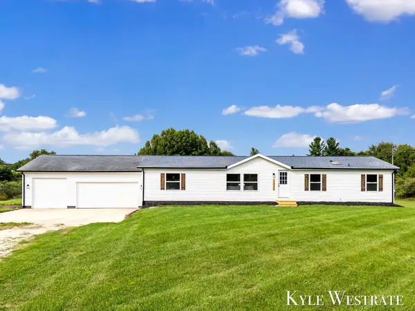 13745 Steffensen Street NE, Gowen, MI 49326