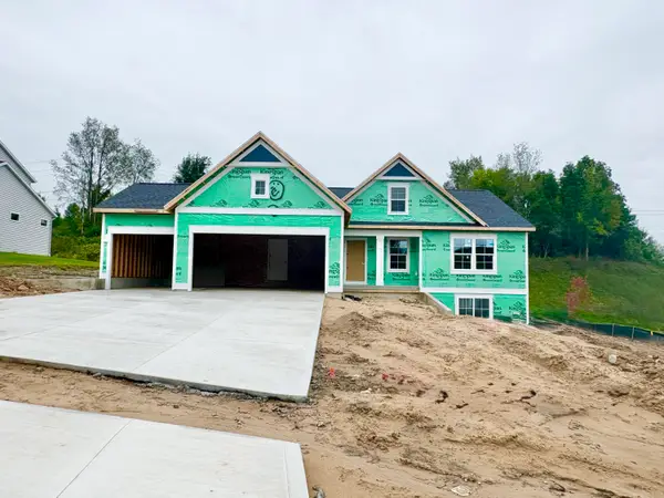 5925 Valley Point Drive SE, Caledonia, MI 49316