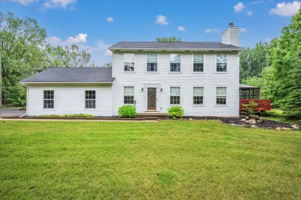 3100 Fry Road, Highland, MI 48357