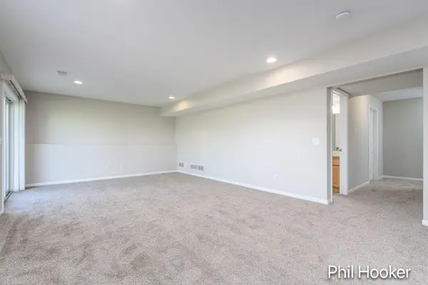 2125 Orchard Ridge Drive NW, GrandRapids, MI 49534