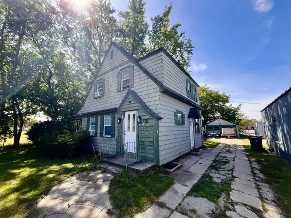 738 Washington Avenue, Holland, MI 49423