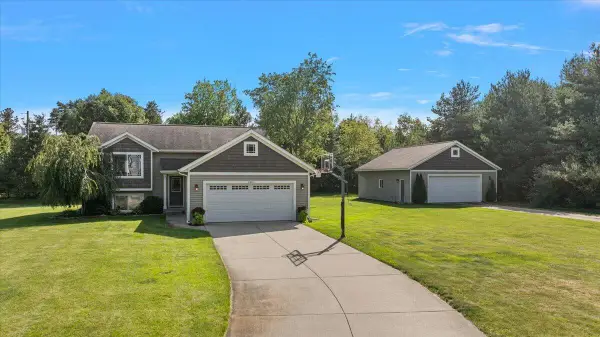 6880 Pinestead Court, Allendale, MI 49401