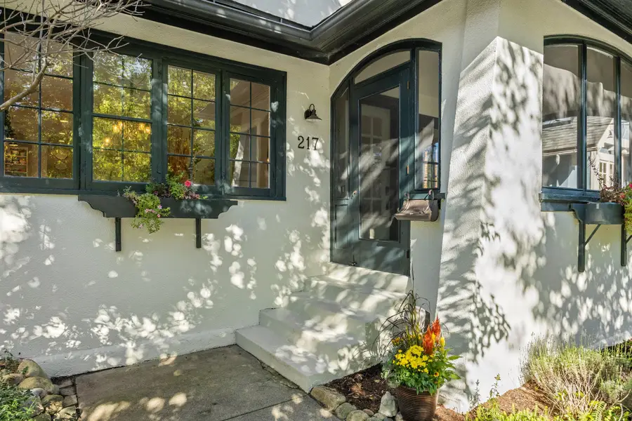 217 Hampton Avenue SE, Grand Rapids, MI 49506 - #2