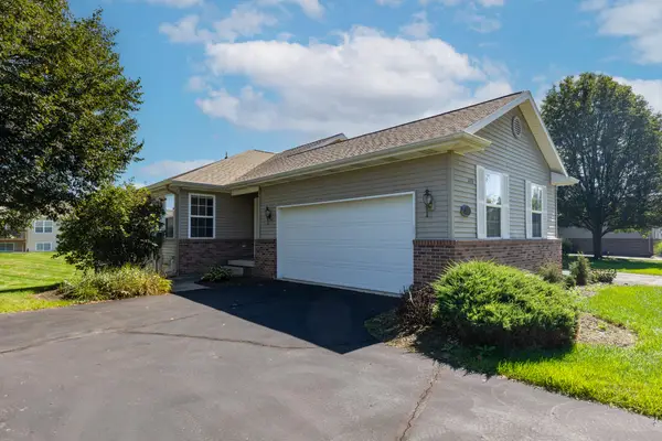 318 Barrington Circle, Lansing, MI 48917