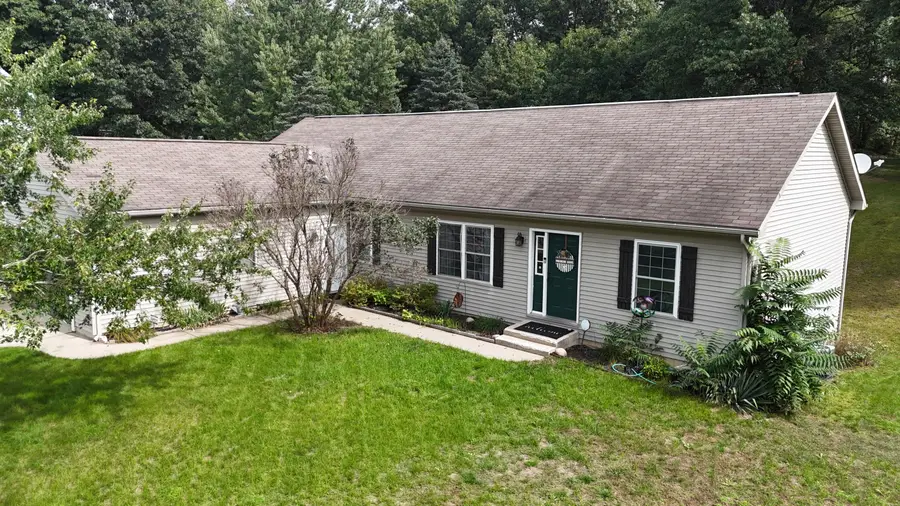 469 Country Meadows Drive NE, Comstock Park, MI 49321 - #2