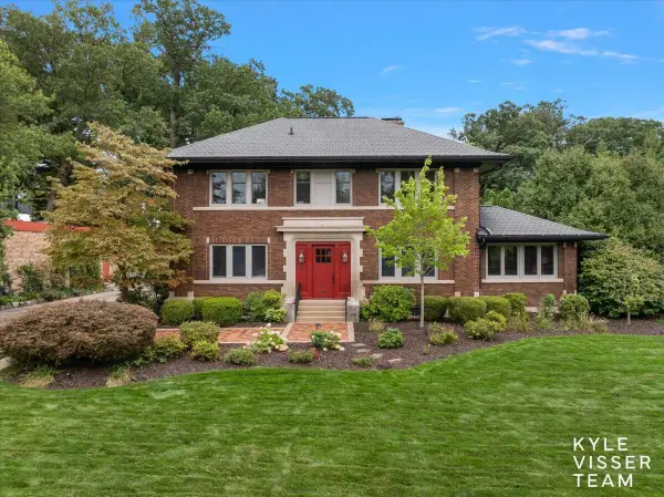 640 Cambridge Boulevard SE, EastGrandRapids, MI 49506