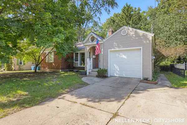 1931 Hall Street SE, EastGrandRapids, MI 49506