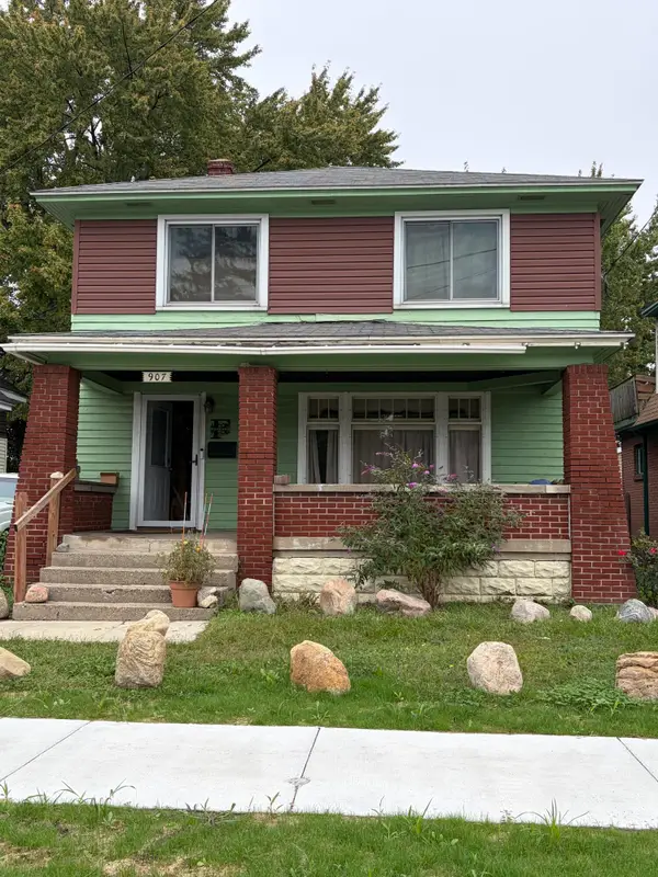 907 Burton Street SW, Wyoming, MI 49509