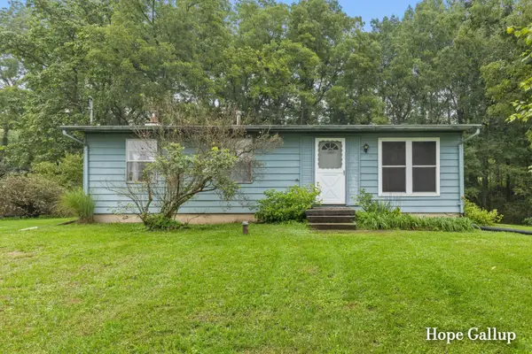 2648 Walnut Drive, Ionia, MI 48846