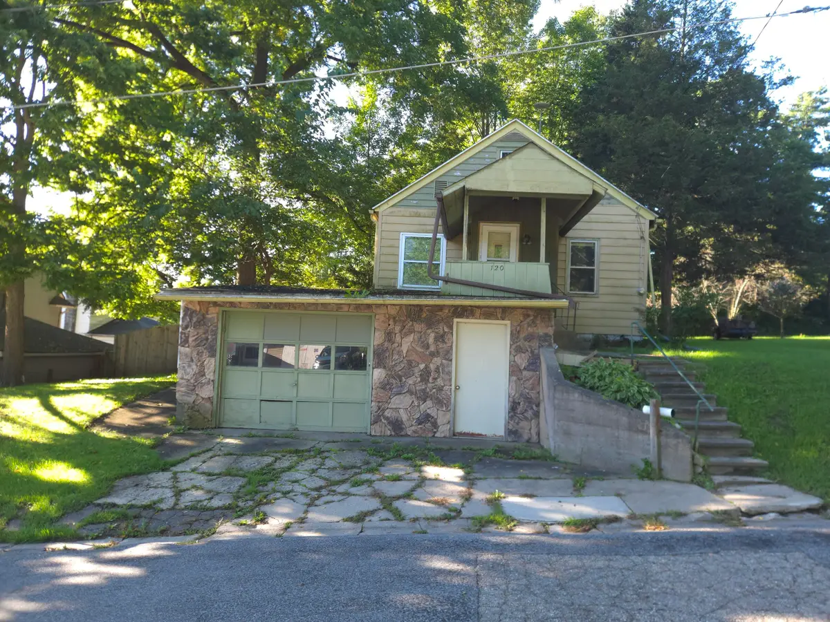 120 E Blair Street, Hastings, MI 49058 - #1