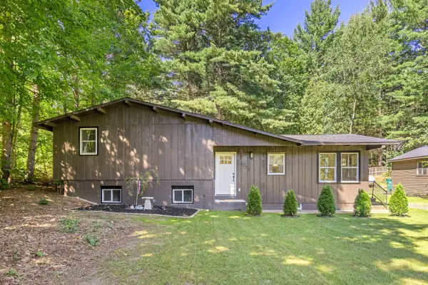 3233 13 Mile Road NE, Rockford, MI 49341