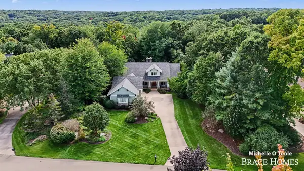 4260 S Oak Pointe Court NE, GrandRapids, MI 49525
