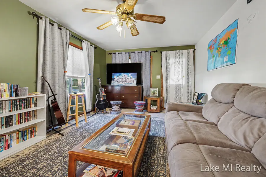 102 Sluyter Street SE, Kentwood, MI 49548 - #2