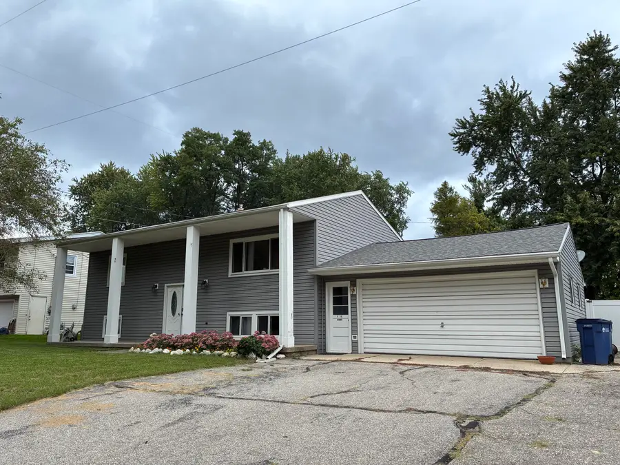 1761 Fulton Street W, Grand Rapids, MI 49504 - #2