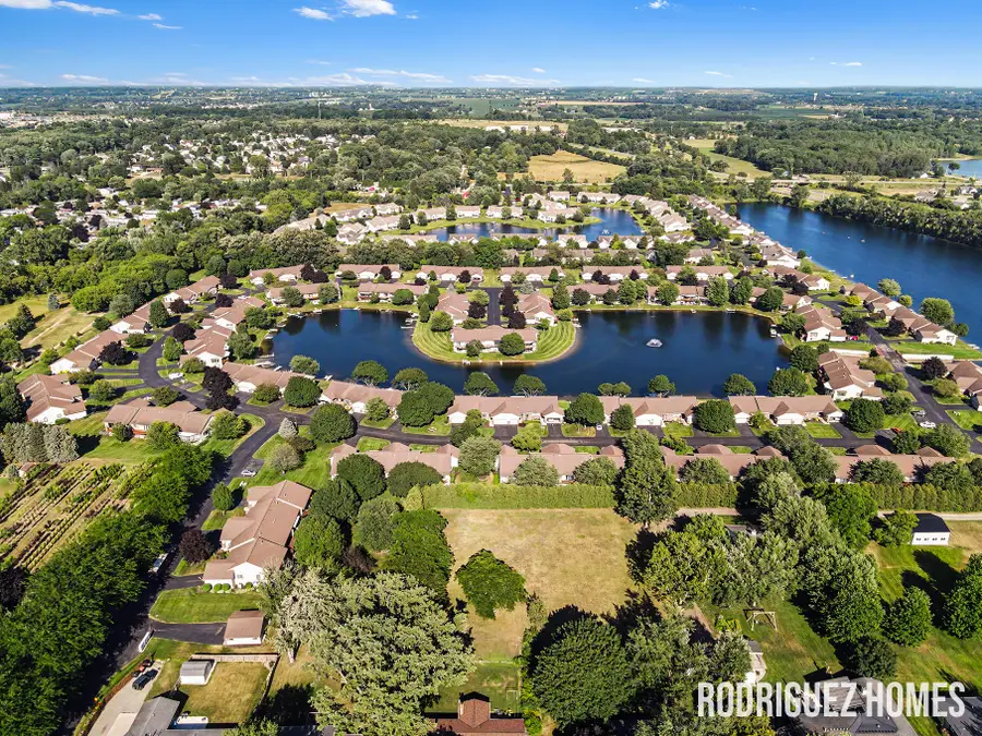 1731 Lakeview Drive Unit: 6, Zeeland, MI 49464 - #3