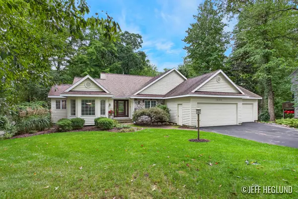 1926 Country Brook Drive SE, Ada, MI 49301