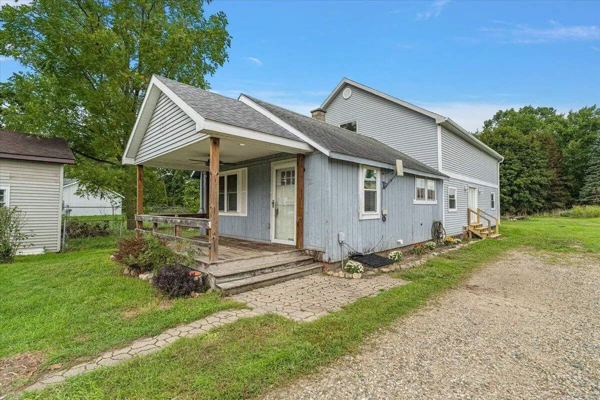 201 E Battle Creek Street, Galesburg, MI 49053 - #1