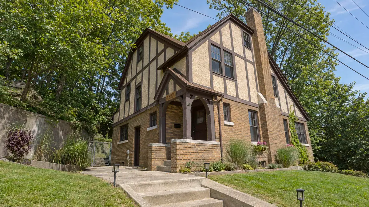1327 Bridge Street NW, Grand Rapids, MI 49504 - #1