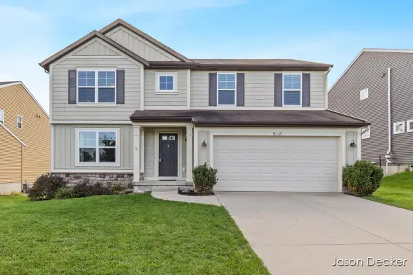 518 Orchard Drive NE, Rockford, MI 49341