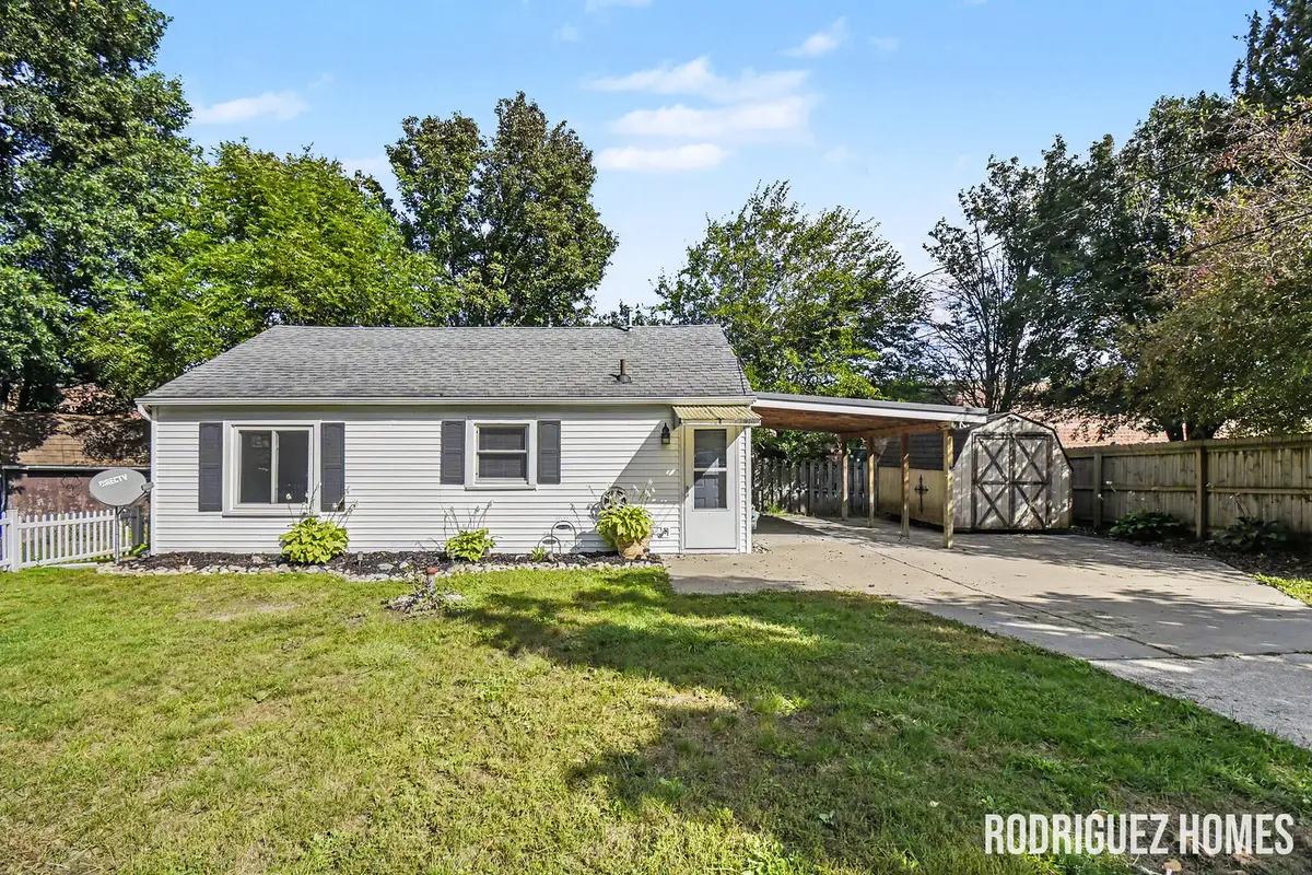 8242 Freeland Avenue SW, Byron, MI 49315 - #1