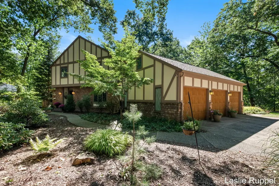 1700 Mont Rue Drive SE, Forest Hills, MI 49546 - #2