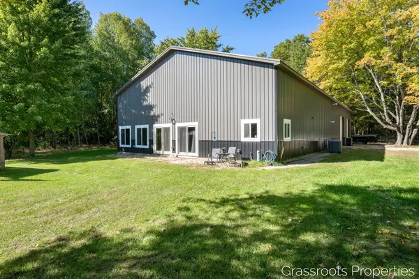 13855 Lincoln Lake Avenue NE, Gowen, MI 49326