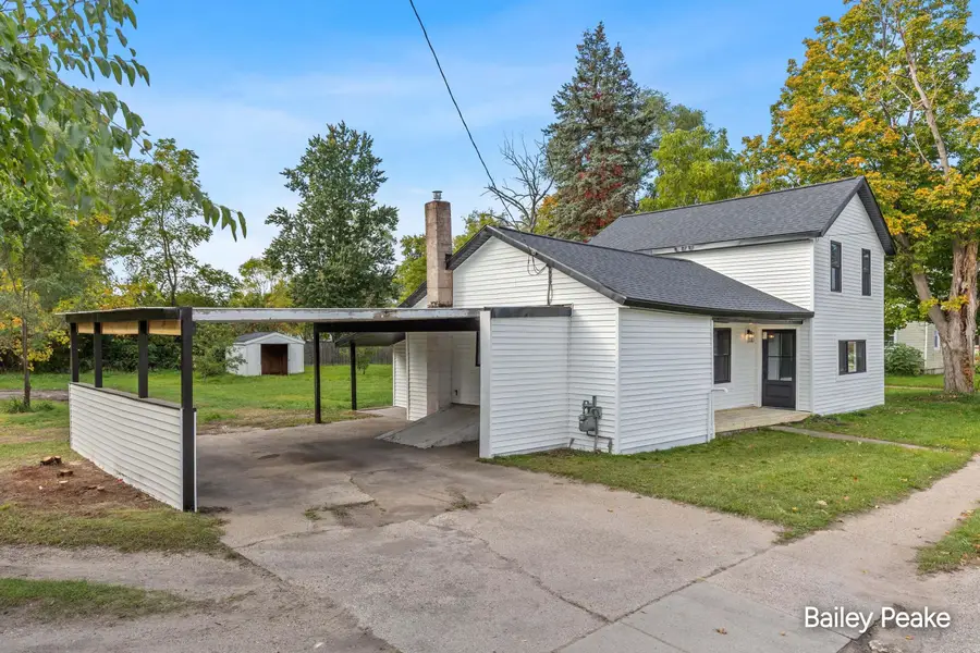 178 W Muskegon Street NE, Cedar Springs, MI 49319 - #2