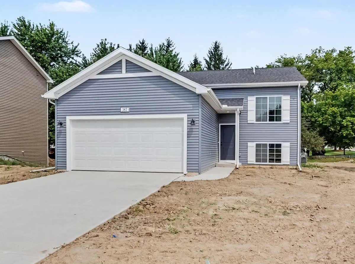 347 N Hillcrest Avenue, Fremont, MI 49412 - #1