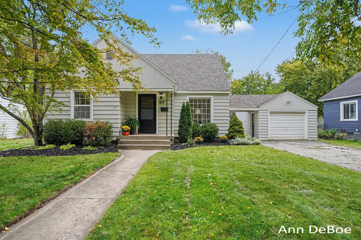 824 Union Avenue NE, Grand Rapids, MI 49503 - #1