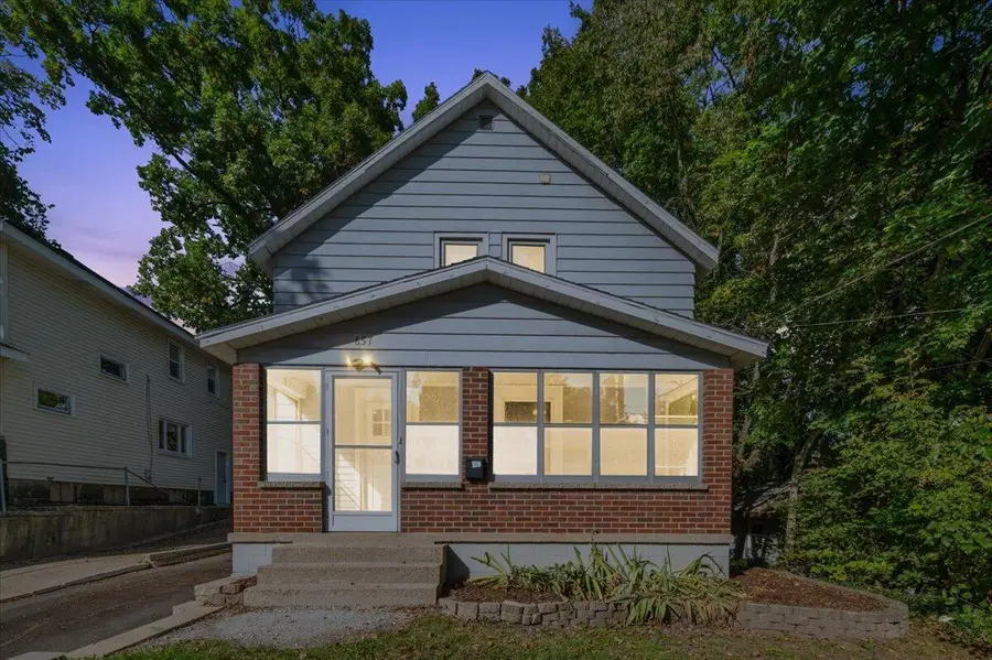 657 Lydia Street NE, Grand Rapids, MI 49503 - #2