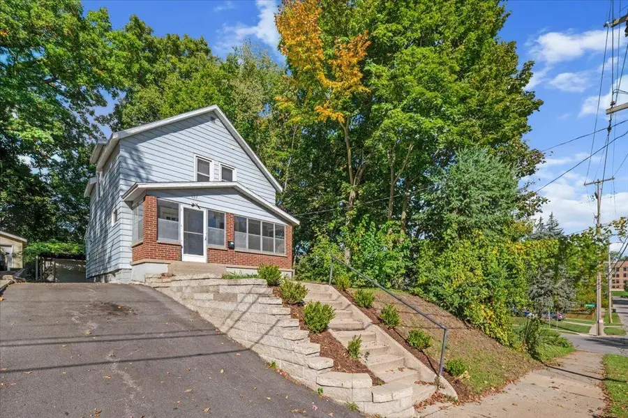657 Lydia Street NE, Grand Rapids, MI 49503 - #3