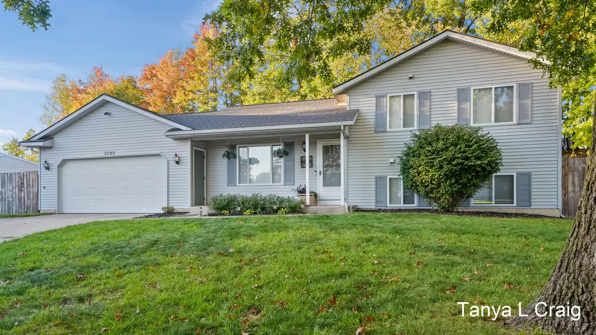 2595 Walker Woods Court NW, Walker, MI 49544 - #1