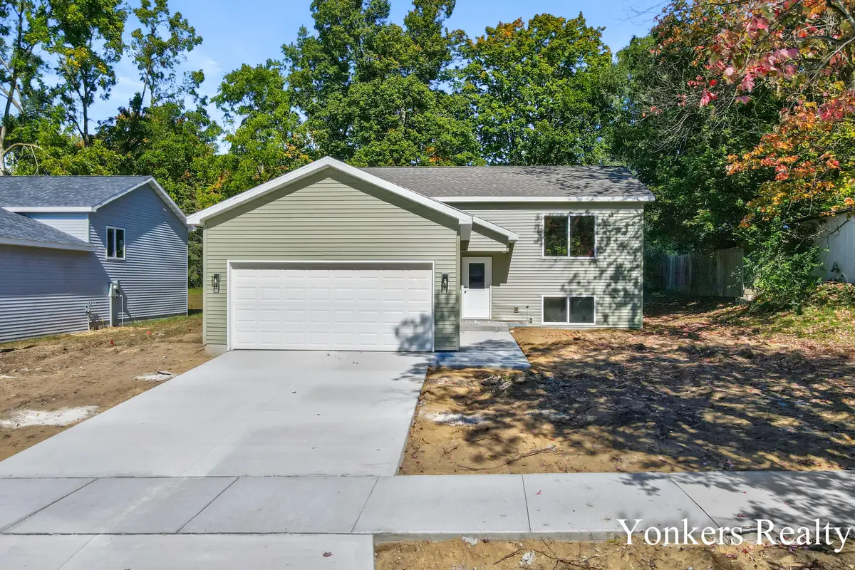 216 Leonard Street, Belding, MI 48809 - #1