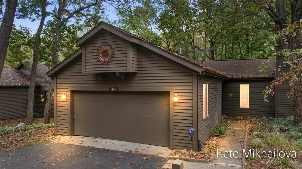 2411 Highpointe Drive, Kalamazoo, MI 49008 - #1