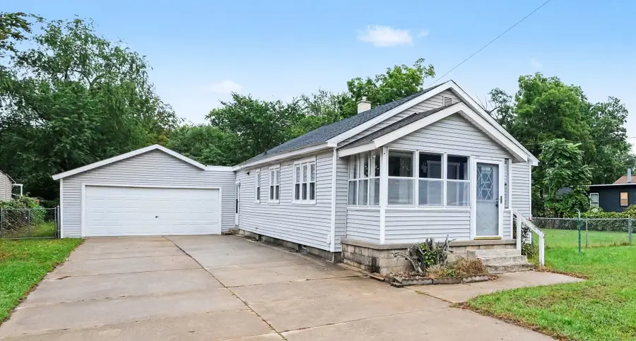 307 43rd Street SE, Kentwood, MI 49548 - #3