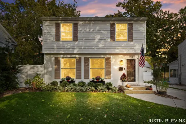 714 Rosewood Avenue SE, EastGrandRapids, MI 49506