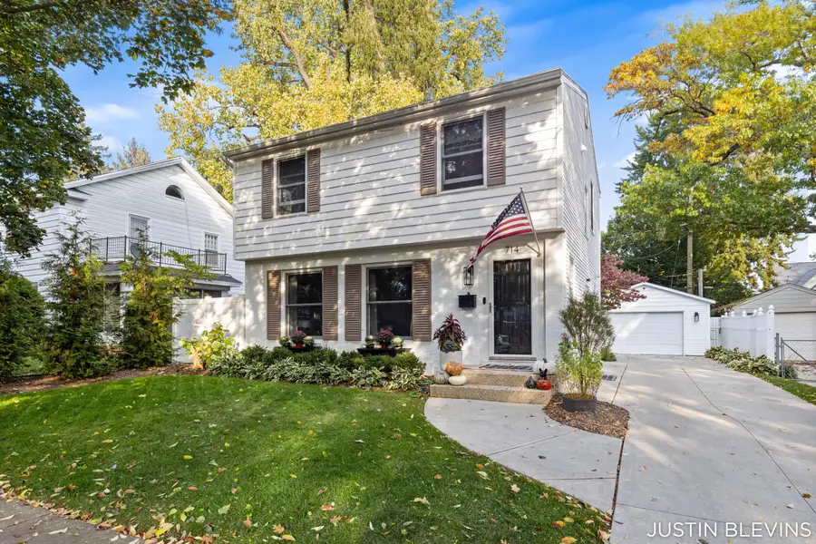 714 Rosewood Avenue SE, Grand Rapids, MI 49506 - #2