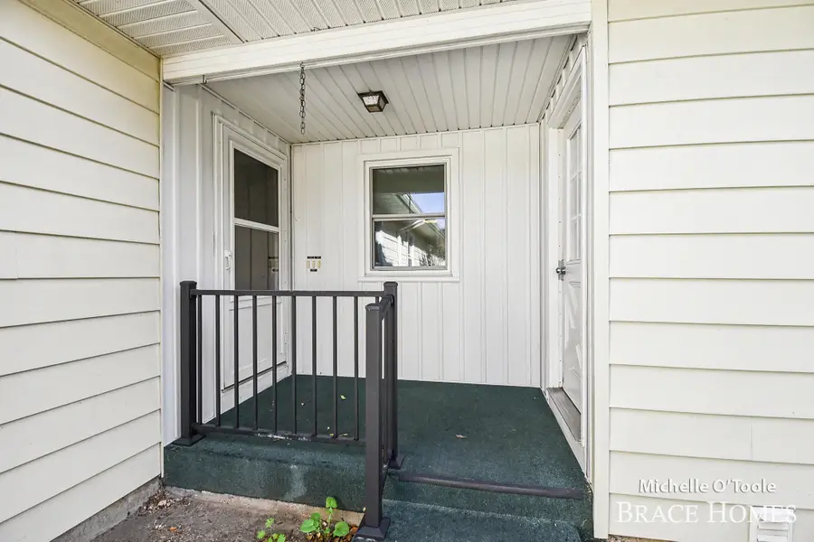 720 Andover Street SE, Kentwood, MI 49548 - #3